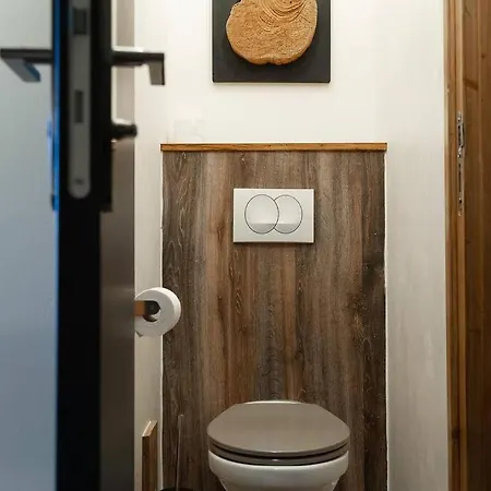 Апартаменти Cosy 5 Persons / In Out